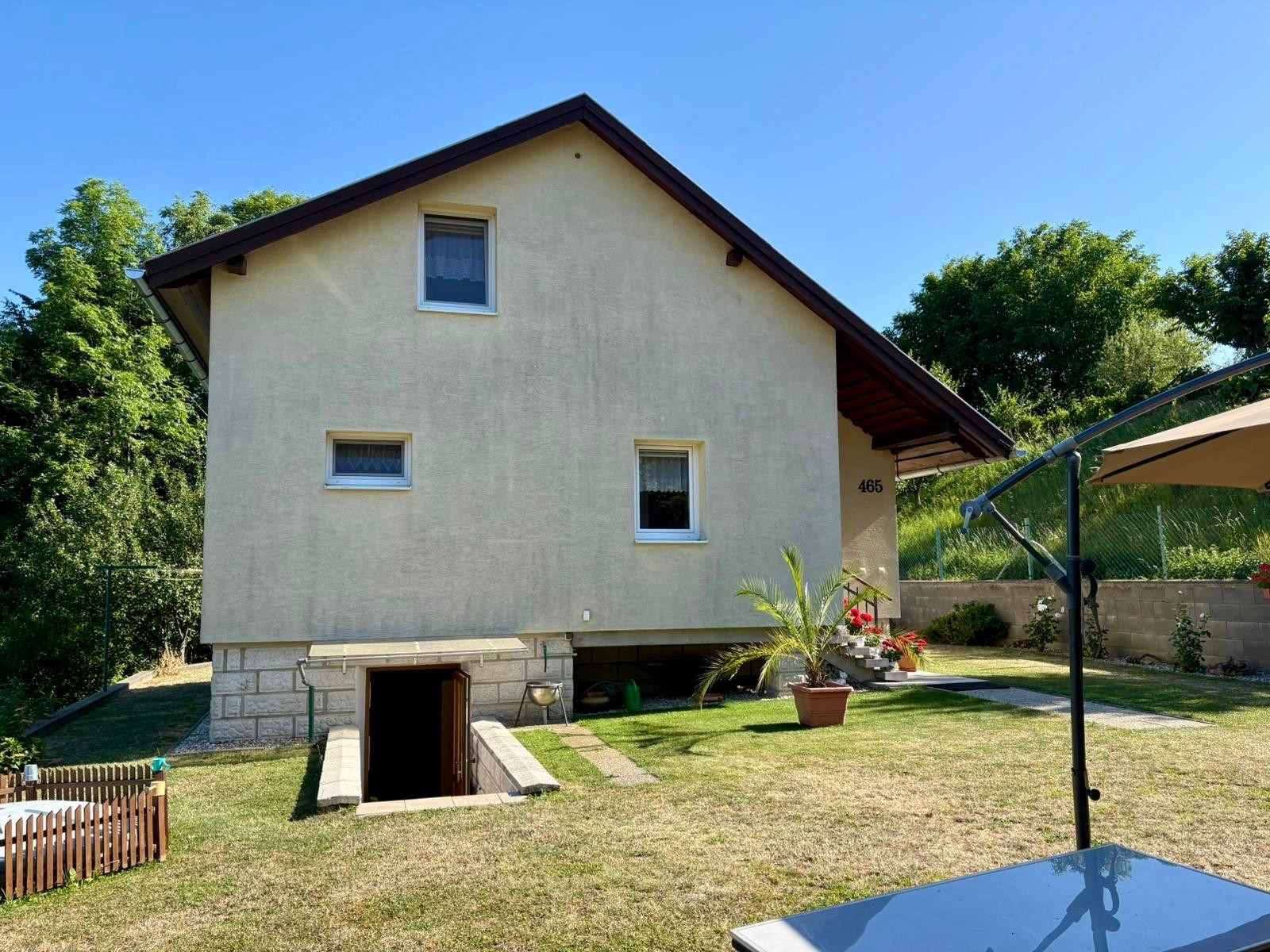 Na predaj dvojpodlažný rodinný dom, Štiavnické Bane