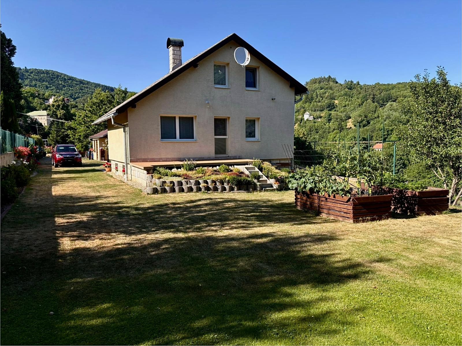 Na predaj dvojpodlažný rodinný dom, Štiavnické Bane