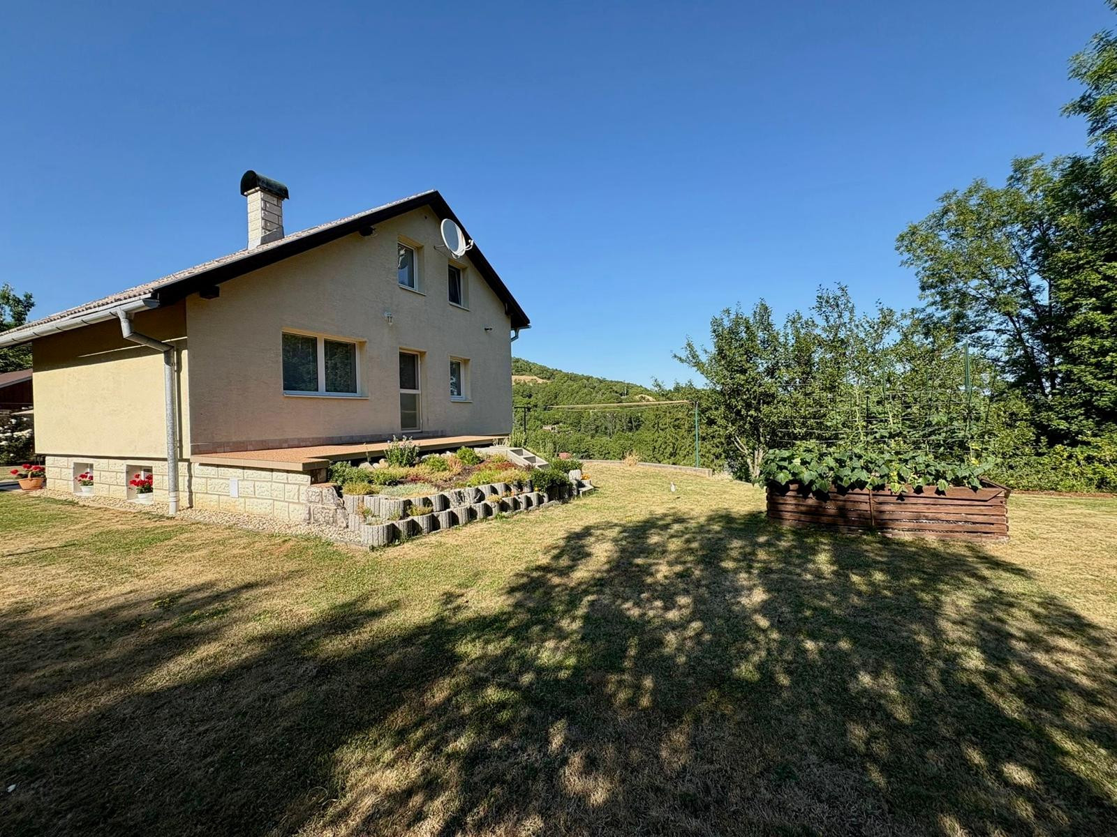 Na predaj dvojpodlažný rodinný dom, Štiavnické Bane