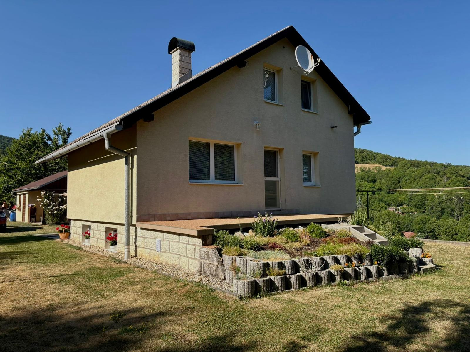 Na predaj dvojpodlažný rodinný dom, Štiavnické Bane