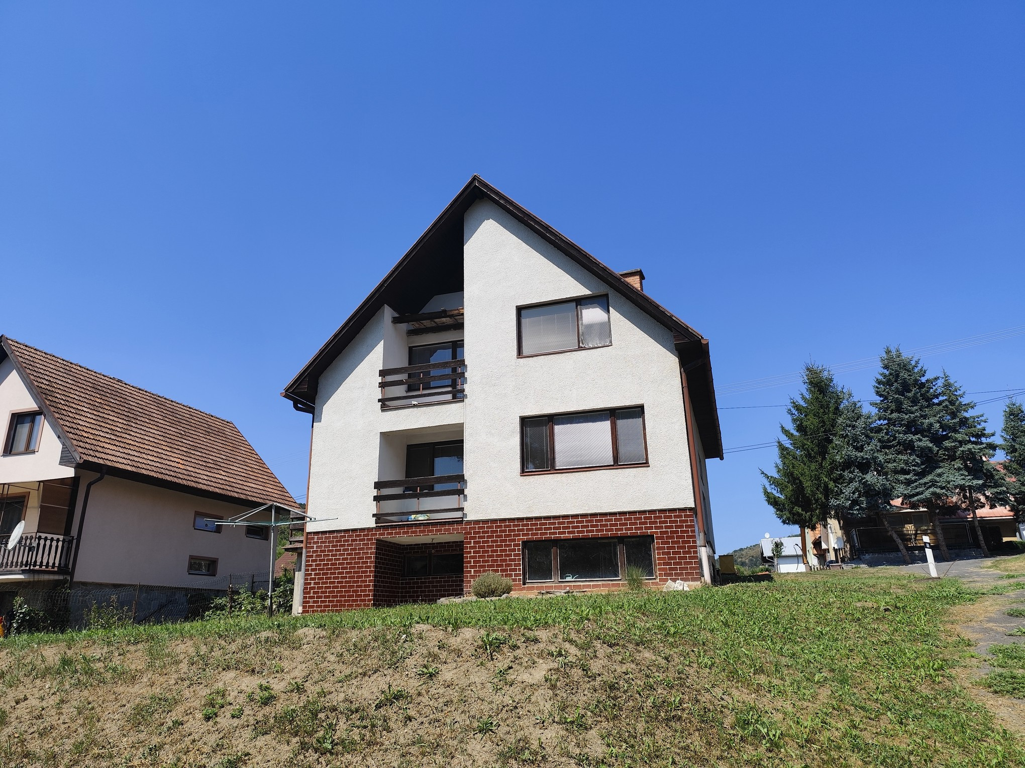 Na Predaj, Rodinný dom 240 m2, s 2 garážou, Hontianske Nemce