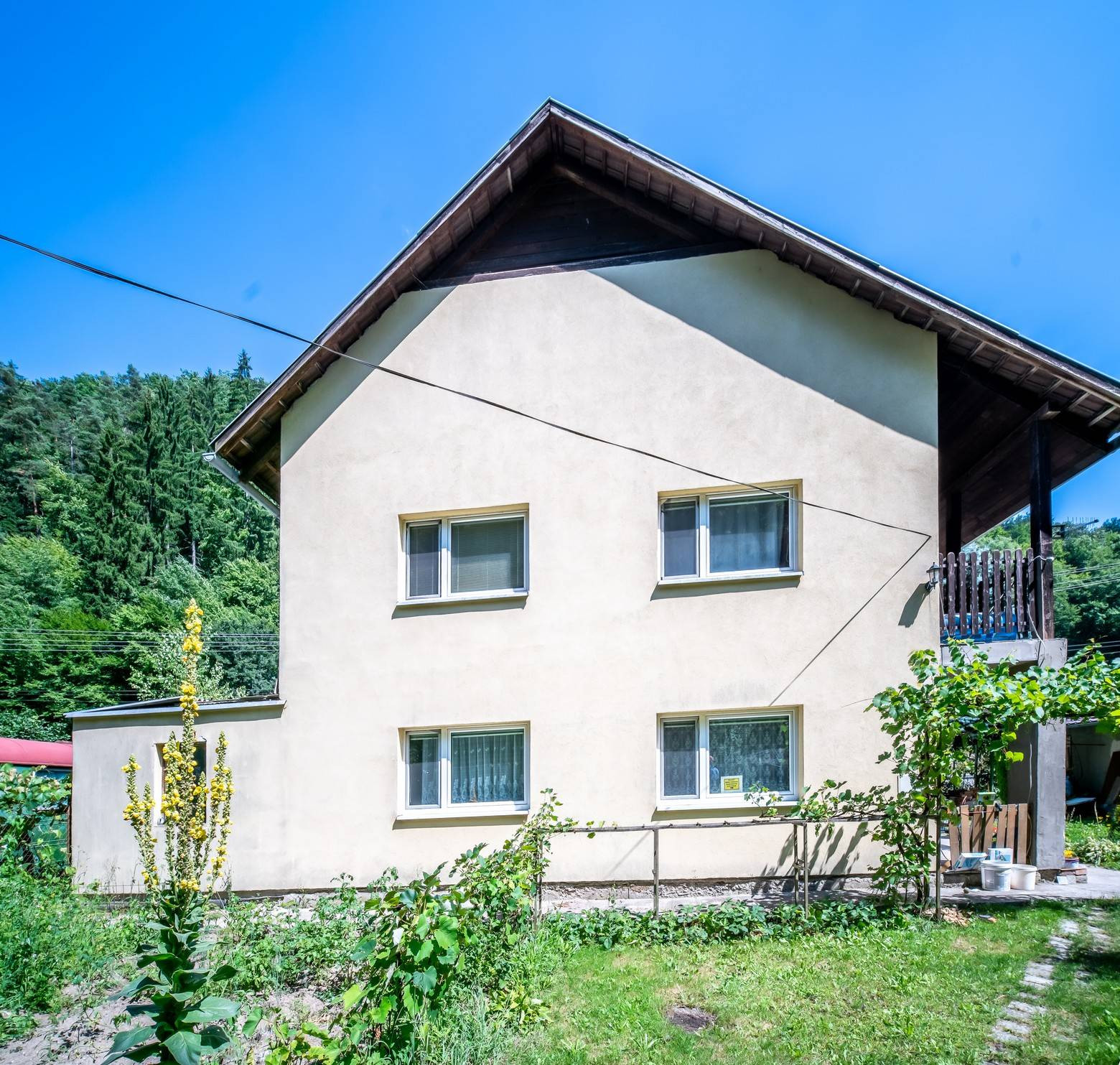 Na predaj, 4-6 izbový rodinný dom 160 m2, Zvolen - Neresnica