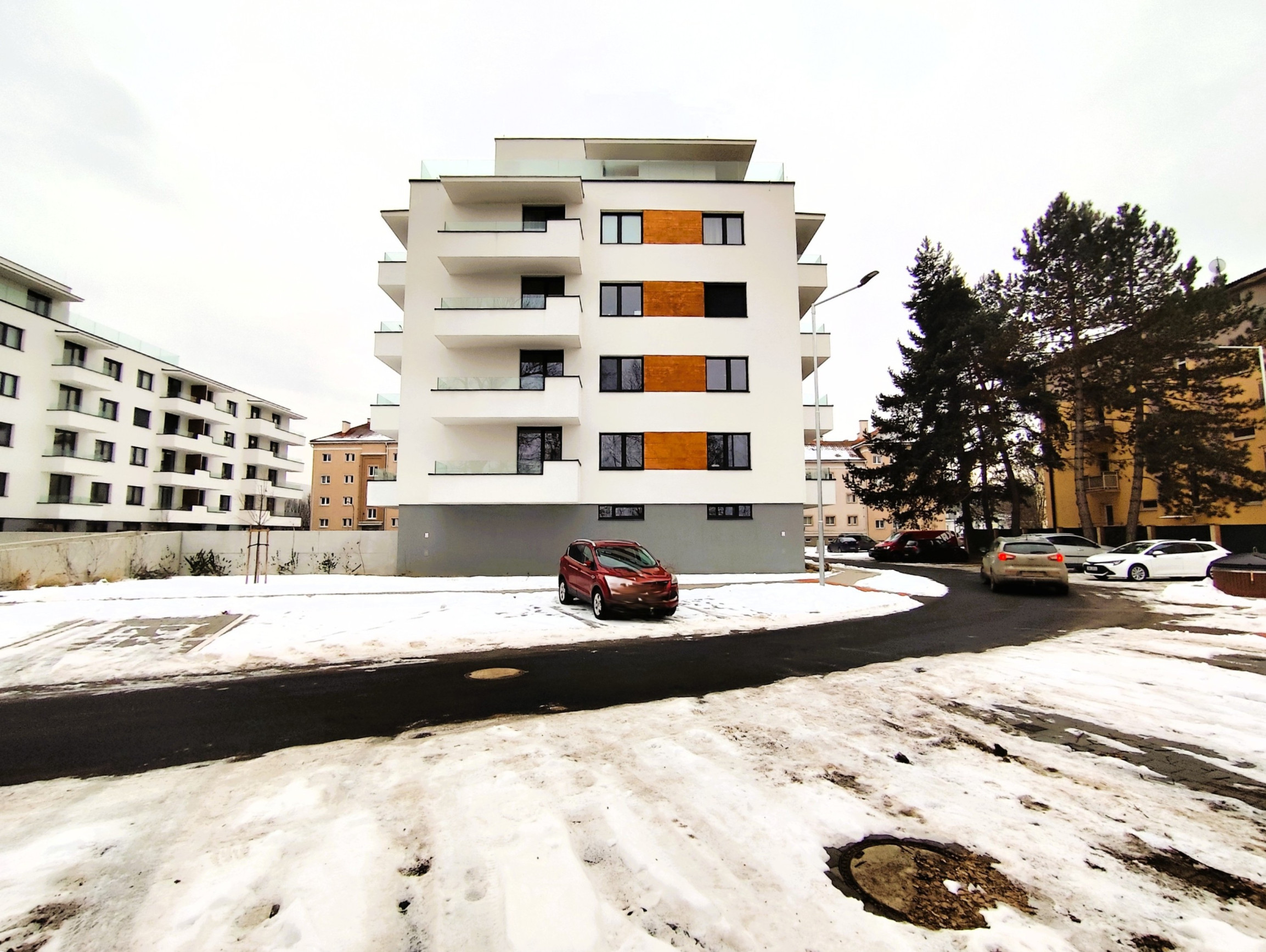 Na prenájom, 2i byt s balkónom v centre Zvolena, Kubániho