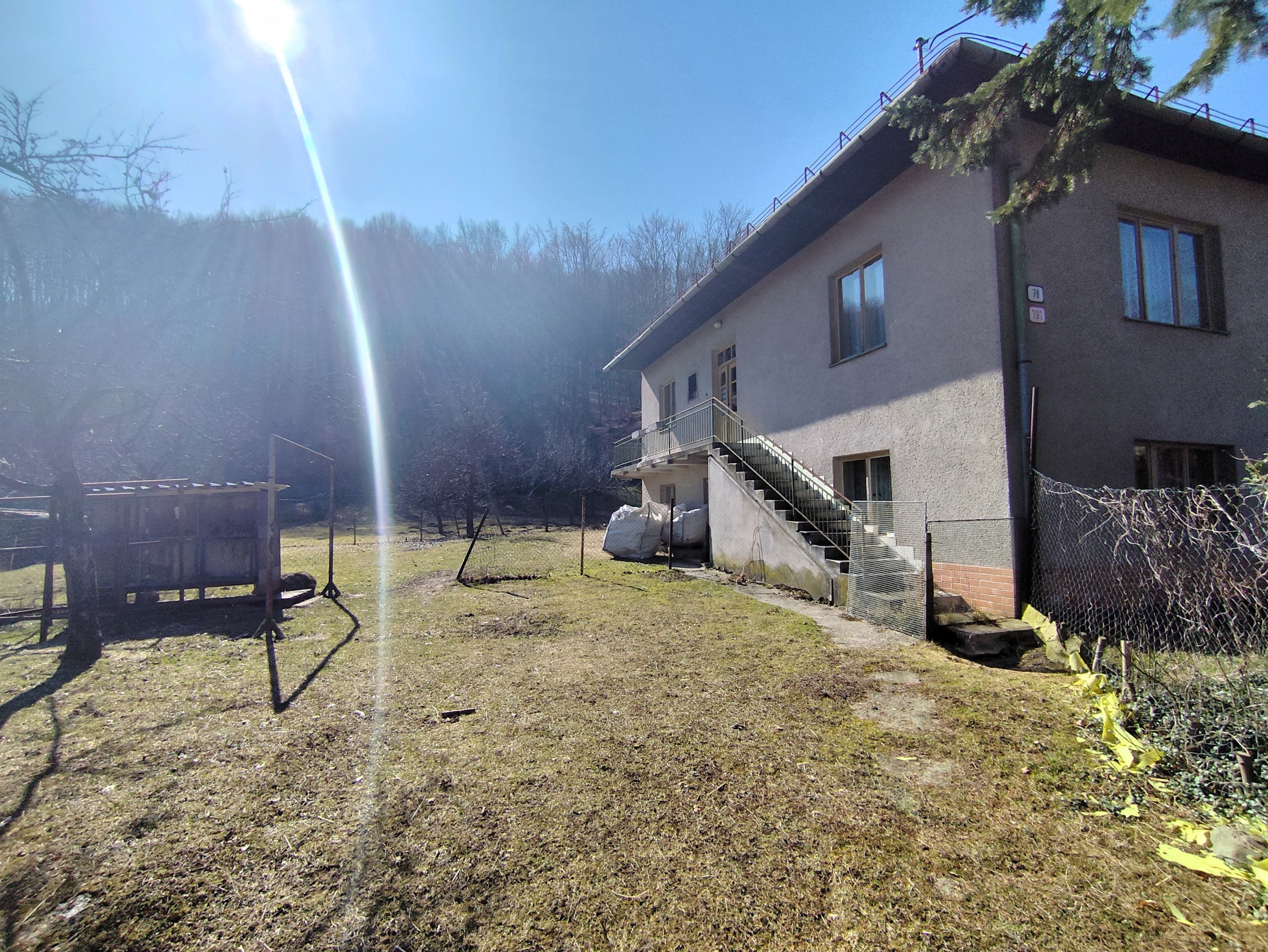 PREDANÉ Rodinný dom/2 stavebné pozemky,1439 m2, Malachov