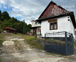 Na predaj rodinný dom s veľkým pozemkom – Vyhne, časť Peserany