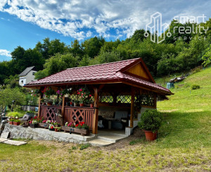 Na predaj rodinný dom s veľkým pozemkom – Vyhne, časť Peserany