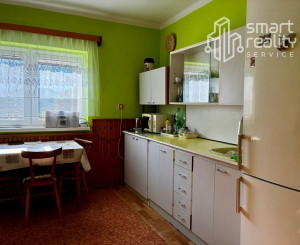 Na predaj rodinný dom s veľkým pozemkom – Vyhne, časť Peserany