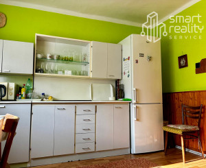 Na predaj rodinný dom s veľkým pozemkom – Vyhne, časť Peserany