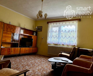 Na predaj rodinný dom s veľkým pozemkom – Vyhne, časť Peserany