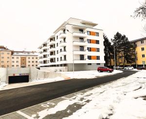 Na prenájom, 2i byt s balkónom v centre Zvolena, Kubániho