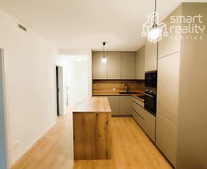 Na prenájom, 2i byt s balkónom v centre Zvolena, Kubániho