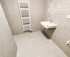 Na prenájom, 2i byt s balkónom v centre Zvolena, Kubániho