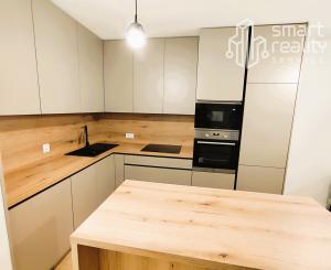 Na prenájom, 2i byt s balkónom v centre Zvolena, Kubániho