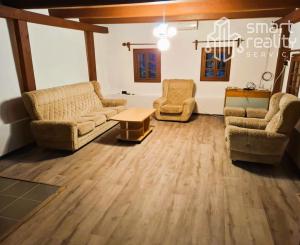 Na Prenájom, Rodinný dom (alebo dva), 58/33 m2, Detva Lažtek