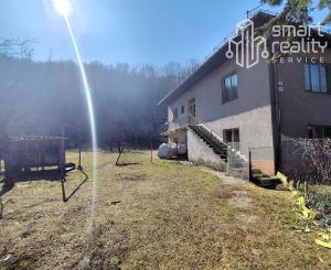 PREDANÉ Rodinný dom/2 stavebné pozemky,1439 m2, Malachov