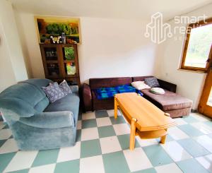Chalupa 5 minút od Zvolena – 60m2, pozemok 501 m2, Bienska