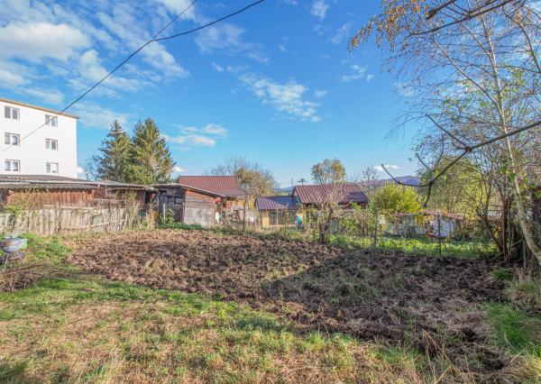 PREDANÉ  Na predaj 2 izb. byt, 62 m2 s pozemkom, Bakova Jama - Zvolen