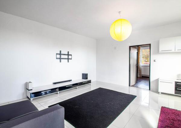 PREDANÉ  Na predaj 2 izb. byt, 62 m2 s pozemkom, Bakova Jama - Zvolen