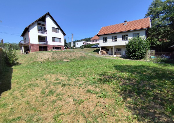 Na Predaj, Rodinný dom 240 m2, s 2 garážou, Hontianske Nemce