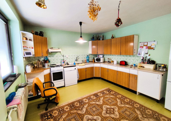 Na Predaj, Rodinný dom 240 m2, s 2 garážou, Hontianske Nemce