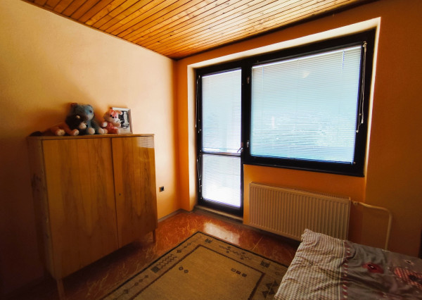 Na Predaj, Rodinný dom 240 m2, s 2 garážou, Hontianske Nemce