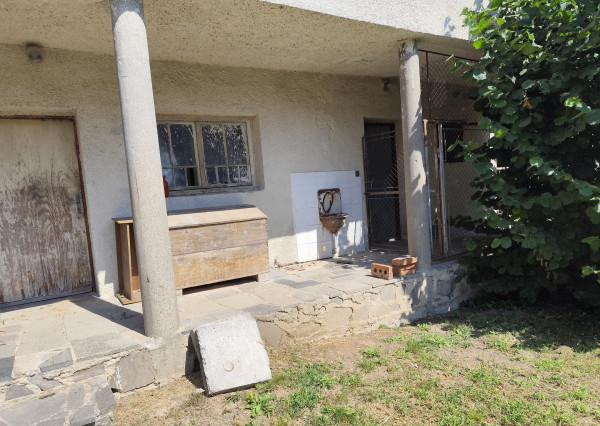 Na Predaj, Rodinný dom 240 m2, s 2 garážou, Hontianske Nemce