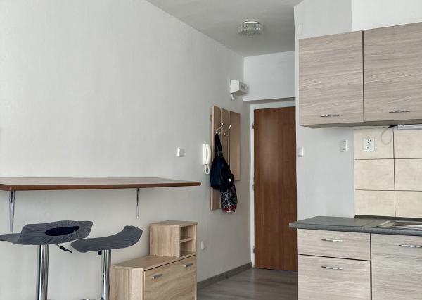 PRENAJATÉ , prenájom GARSÓNKA 25,50m2, Lučenec, 350.-€/mesiac