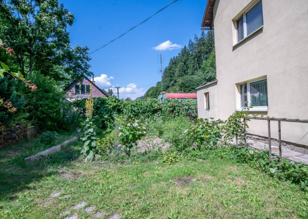 Na predaj, 4-6 izbový rodinný dom 160 m2, Zvolen - Neresnica