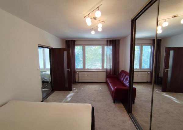 Prenajaté! Na prenájom, zrekonštruovaný 1 izb. byt, Zvolen-Zlatý potok