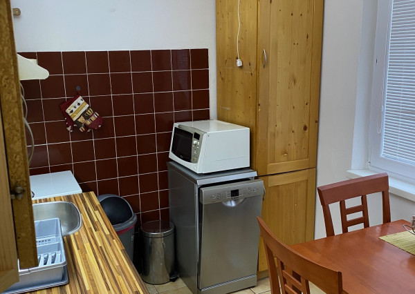 Na prenájom, 3 izbový byt s balkónom, 65 m2, Banská Štiavnica