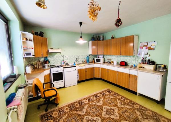 Na Predaj, Rodinný dom 240 m2, s 2 garážou, Hontianske Nemce