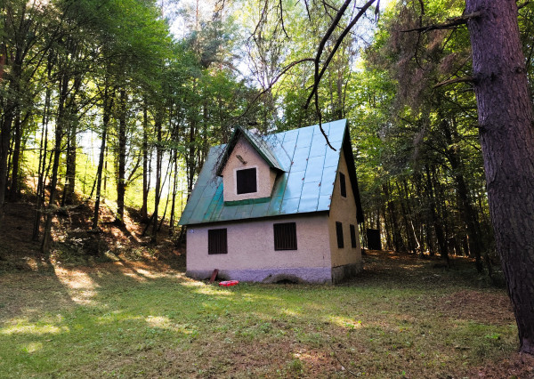 Na Predaj, Chalupa na samote, 70 m2, 12 km od Zvolena - Znížená cena