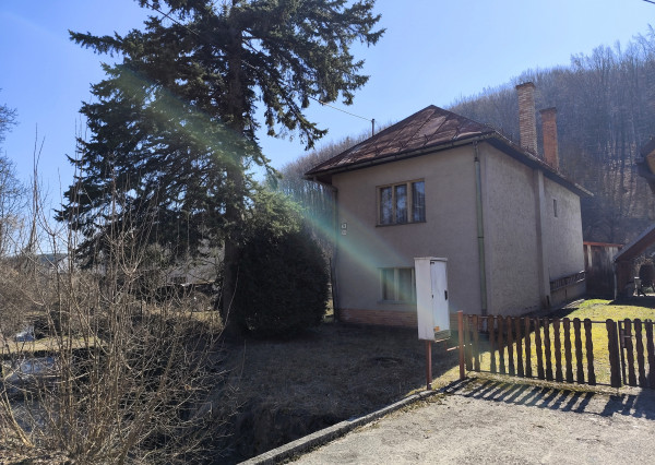 Investícia, Rodinný dom/2 stavebné pozemky, 1439 m2, Malachov