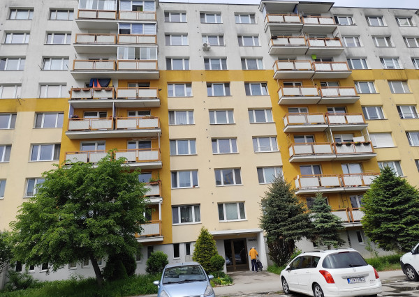 PRENAJATÉ: 2-izbový byt (64m2) s balkónom, Zvolen-Západ