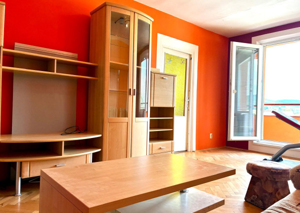 Na predaj 3i byt Cinobaňa, 2x balkón