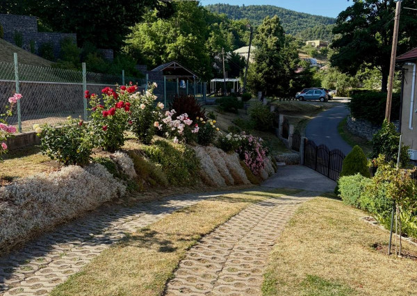 Na predaj dvojpodlažný rodinný dom, Štiavnické Bane