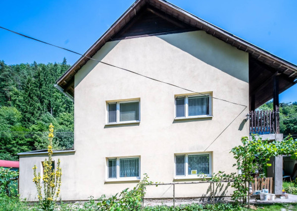 Na predaj, 4-6 izbový rodinný dom 160 m2, Zvolen - Neresnica