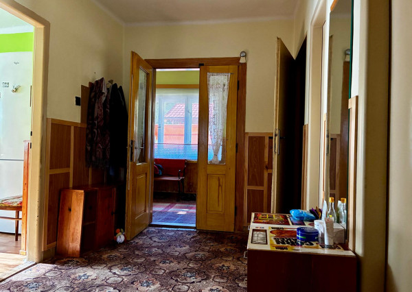 Na predaj rodinný dom s veľkým pozemkom – Vyhne, časť Peserany