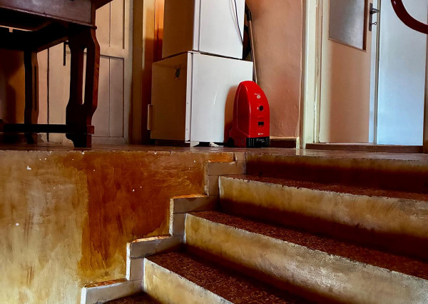 Na predaj rodinný dom s veľkým pozemkom – Vyhne, časť Peserany