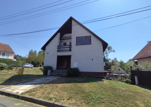 Na Predaj, Rodinný dom 240 m2, s 2 garážou, Hontianske Nemce