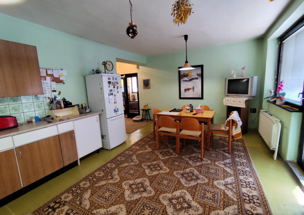 Na Predaj, Rodinný dom 240 m2, s 2 garážou, Hontianske Nemce