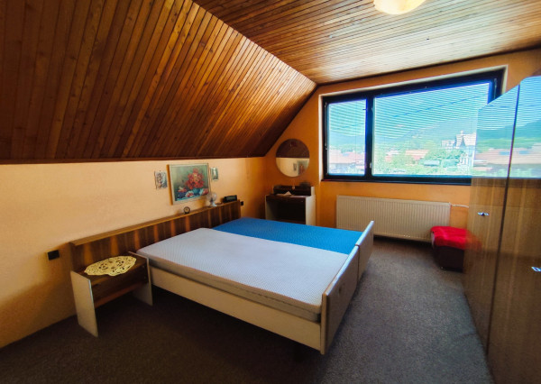 Na Predaj, Rodinný dom 240 m2, s 2 garážou, Hontianske Nemce