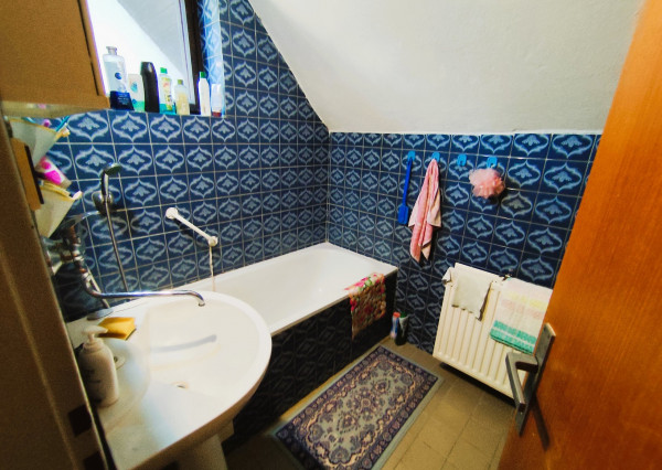 Na Predaj, Rodinný dom 240 m2, s 2 garážou, Hontianske Nemce