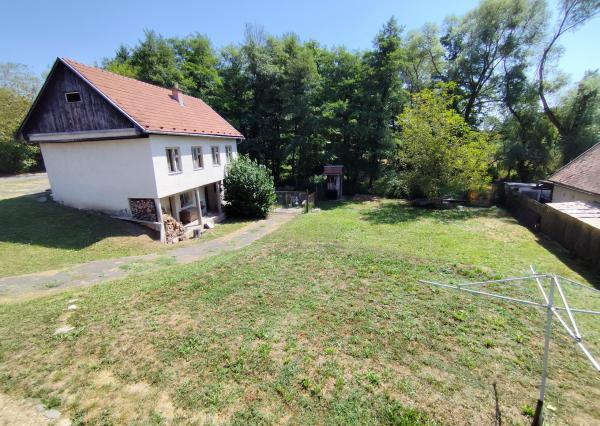 Na Predaj, Rodinný dom 240 m2, s 2 garážou, Hontianske Nemce