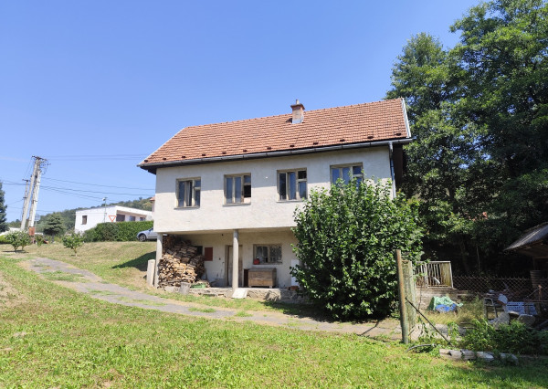 Na Predaj, Rodinný dom 240 m2, s 2 garážou, Hontianske Nemce