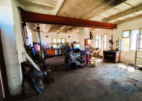 Na Predaj, Rodinný dom 240 m2, s 2 garážou, Hontianske Nemce