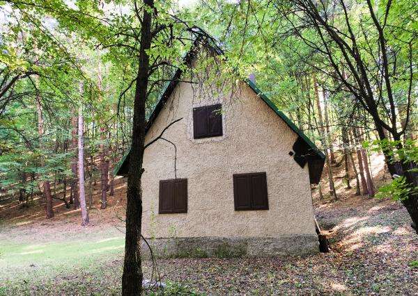 Na Predaj, Chalupa na samote, 70 m2, 12 km od Zvolena