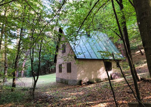 Na Predaj, Chalupa na samote, 70 m2, 12 km od Zvolena