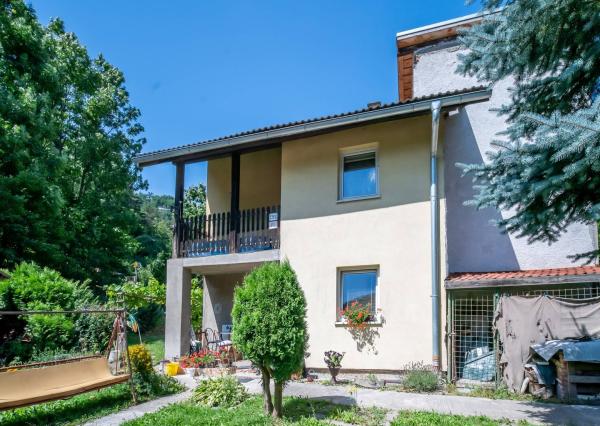 Na predaj, 4-6 izbový rodinný dom 160 m2, Zvolen - Neresnica