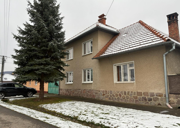 Dvojpodlažný rodinný dom Lovča